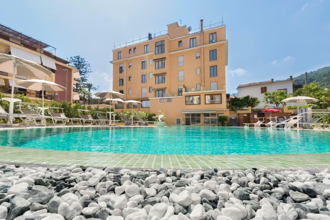 Hotel Leone Σορέντο Εξωτερικό φωτογραφία